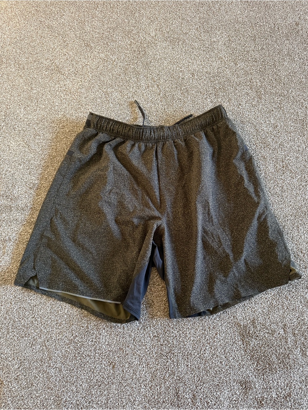 LULULEMON Mens Surge Shorts 6” - Sz M - Speckled Green and Gray - Like New